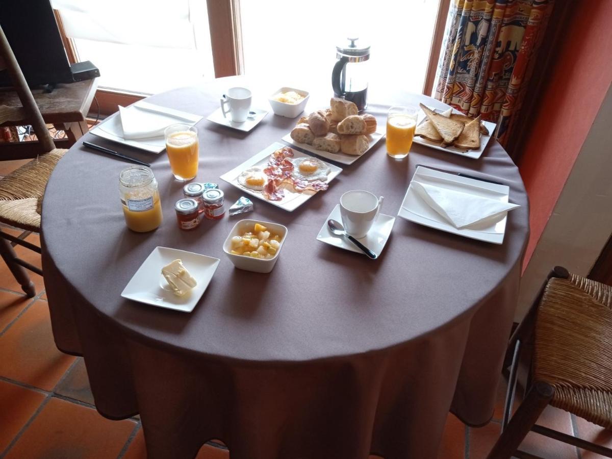 Le Vieux Noyer Bed & Breakfast Nassogne Екстериор снимка