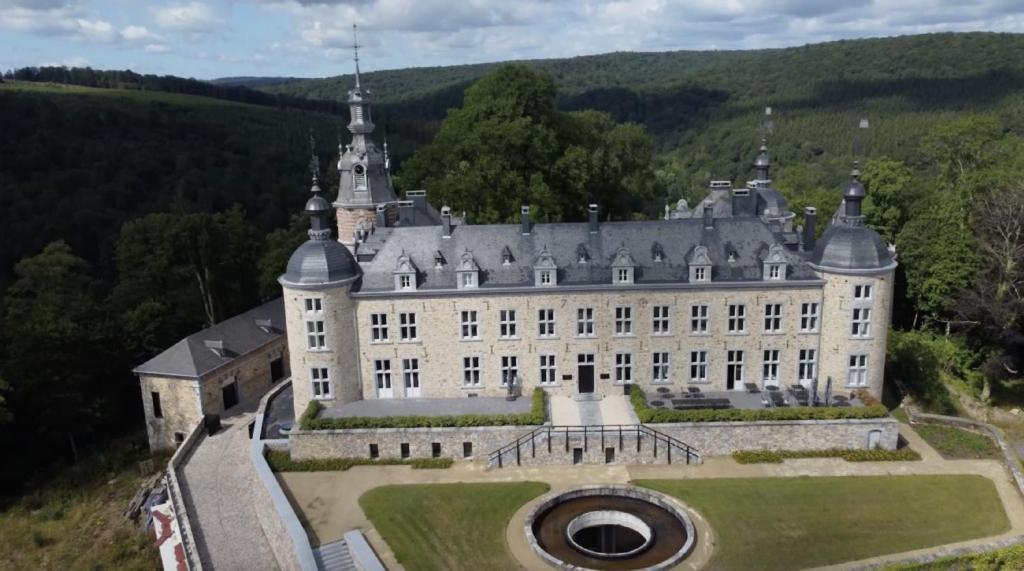 Le Vieux Noyer Bed & Breakfast Nassogne Екстериор снимка